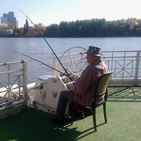 Ботель Marina 3*