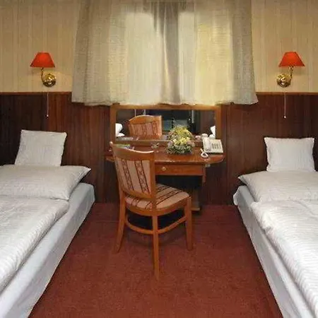 Hotel en barco Marina
